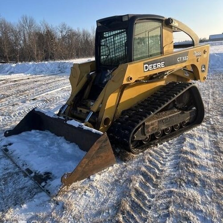 2010 DEERE CT332