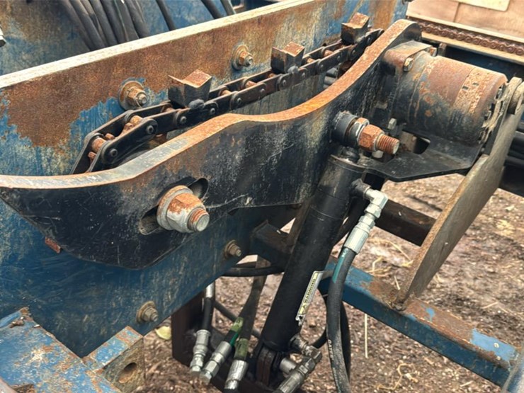 #166-•-2012-baker-dominator-stationary-bandmill-image-22