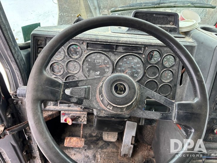 1994-mack-ch613-image-70