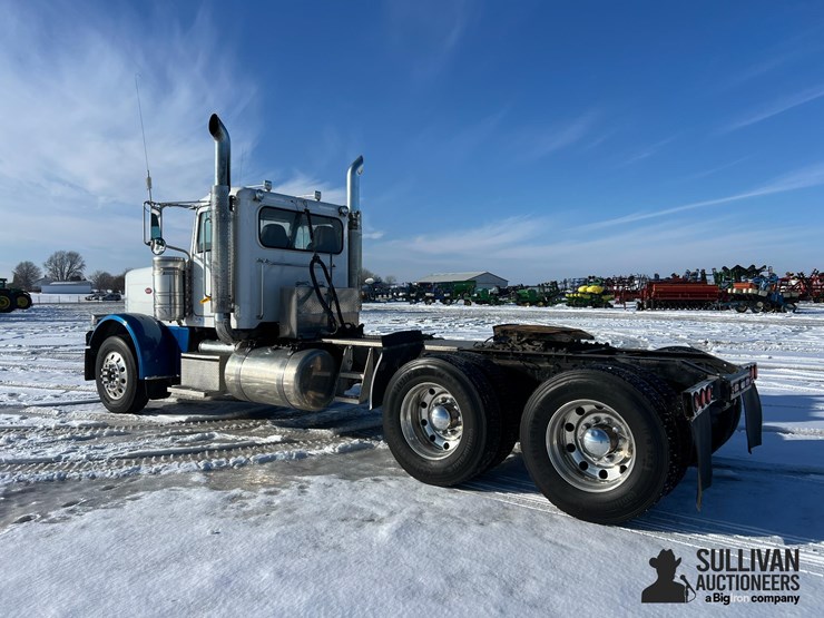 2014-peterbilt-388-image-7