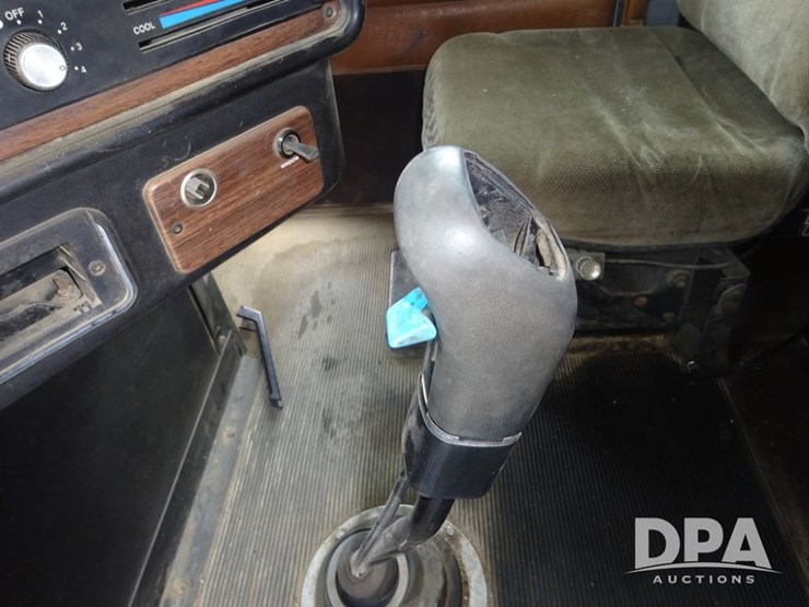 1994-freightliner-fld120-image-91