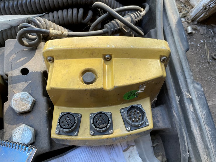 #3731-•-topcon-paver-and-profiler-control-box-image-11