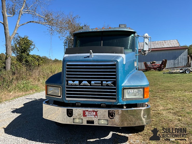 1998-mack-ch613-image-14