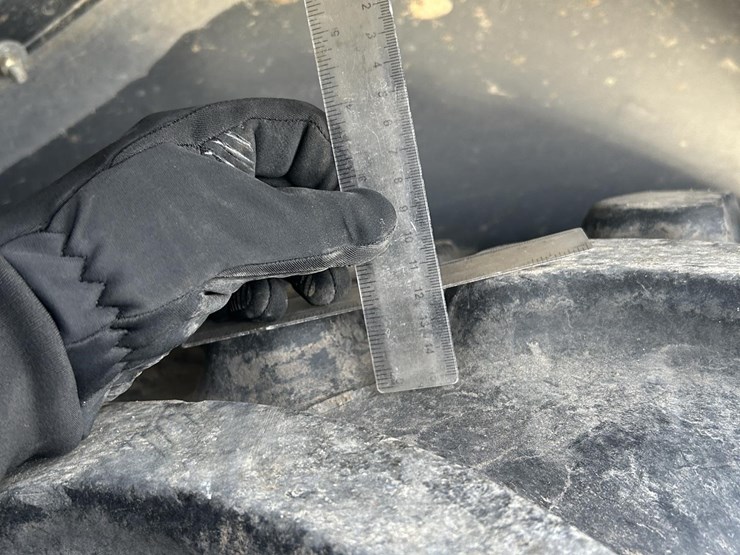 2014-challenger-mt585d-image-27