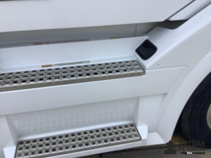 2015-volvo-vnl-t/a-truck-tractor-image-16