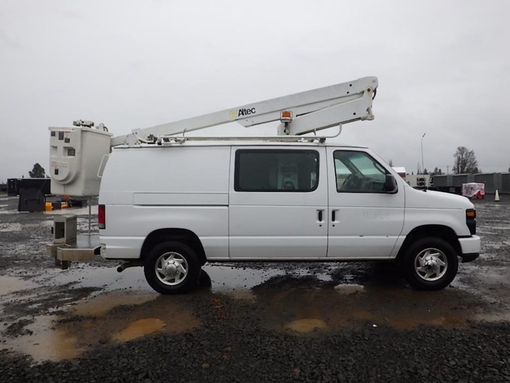 2012-ford-e350-image-3