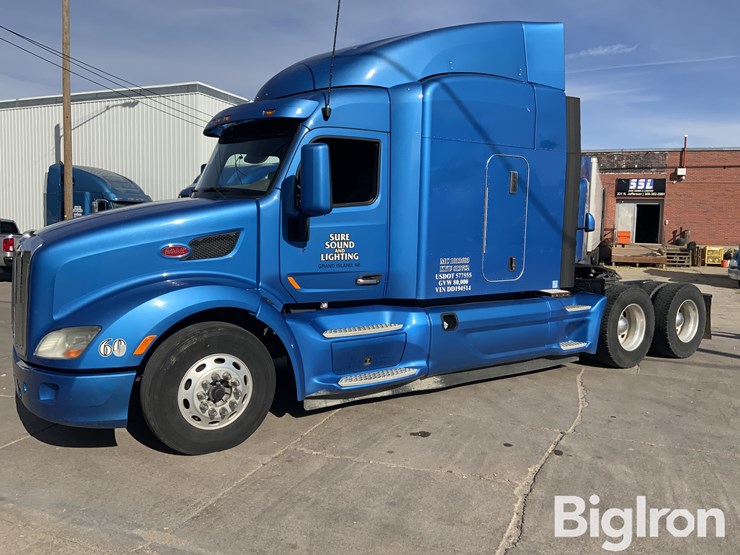 2013-peterbilt-579-image-1