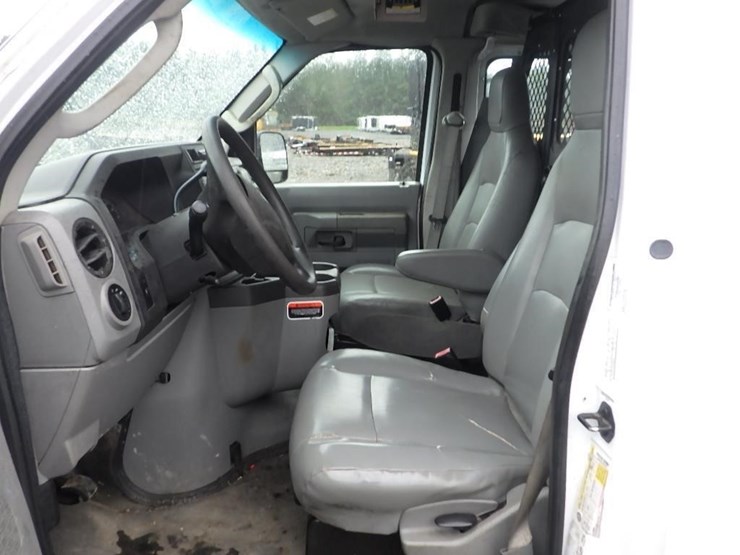 2012-ford-e350-image-19