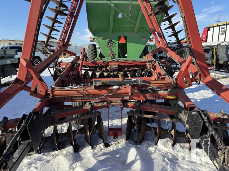 case-ih-3900-image-25