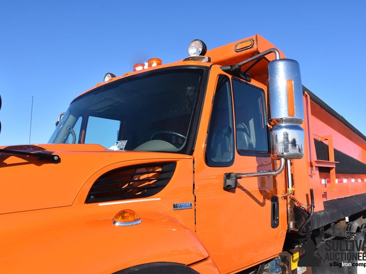 2009-international-7400-image-10