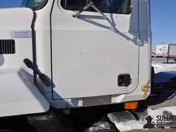 2000-mack-ch613-image-16