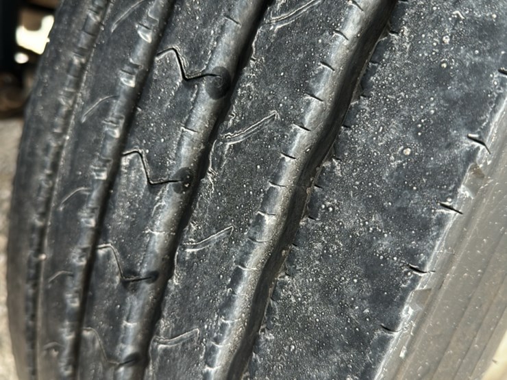 2006-peterbilt-379-image-9