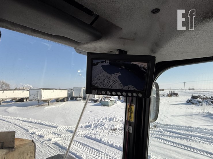 2021-caterpillar-920-image-13