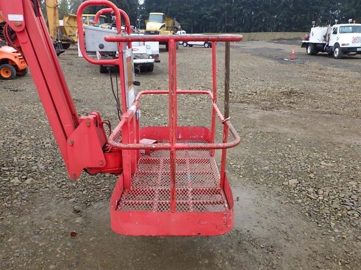 skyjack-sjkb-40c-articulating-boom-lift-image-12