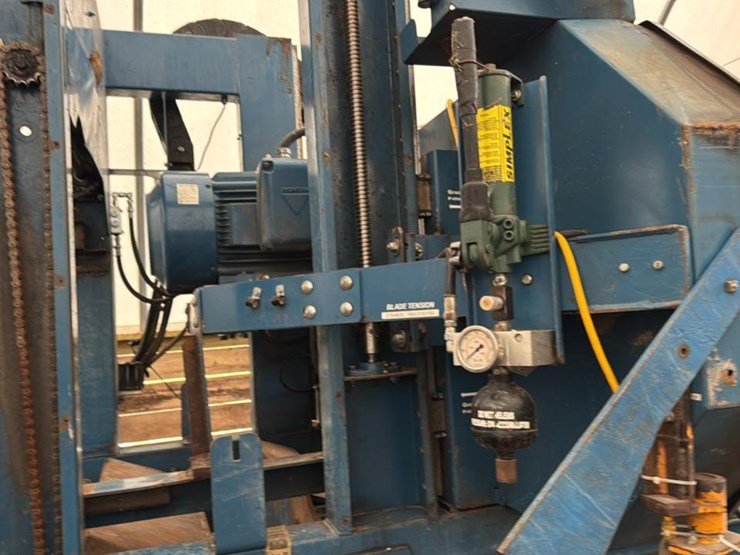 #166-•-2012-baker-dominator-stationary-bandmill-image-35