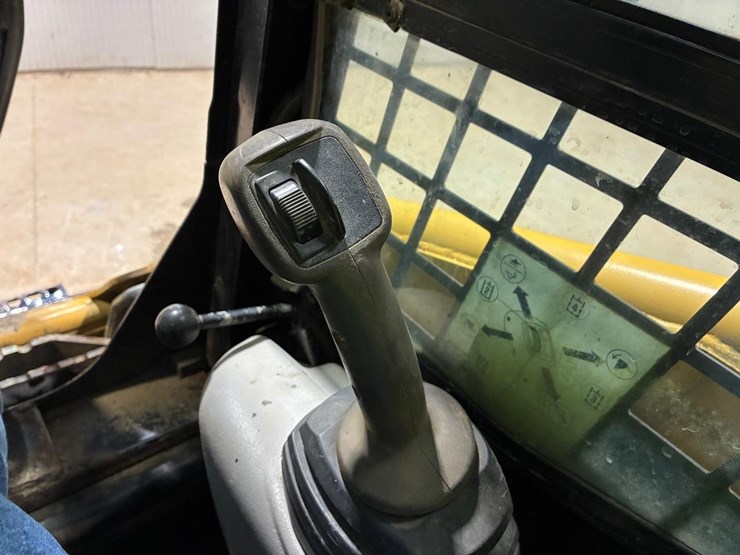 caterpillar-226b-image-17