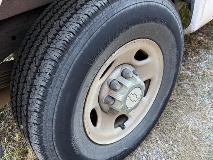 2006-chevrolet-3500-image-11