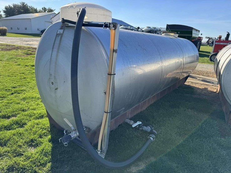 stainless-2500-gal-tank-image-2
