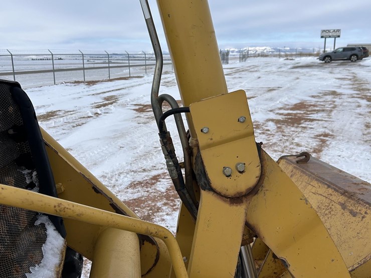 caterpillar-420d-image-50