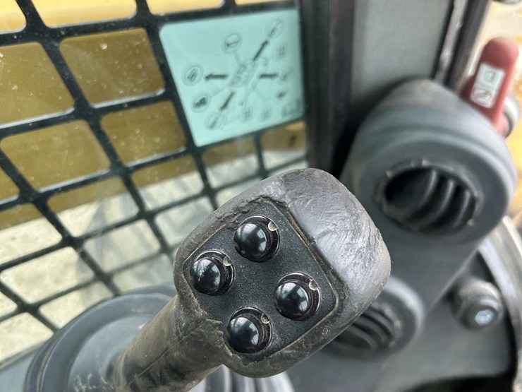 caterpillar-262d-image-41