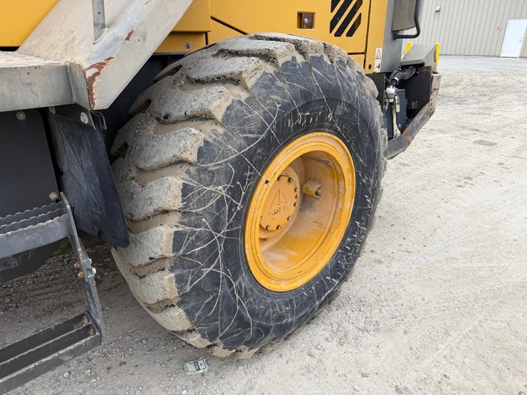 2016-sdlg-l938f-image-15