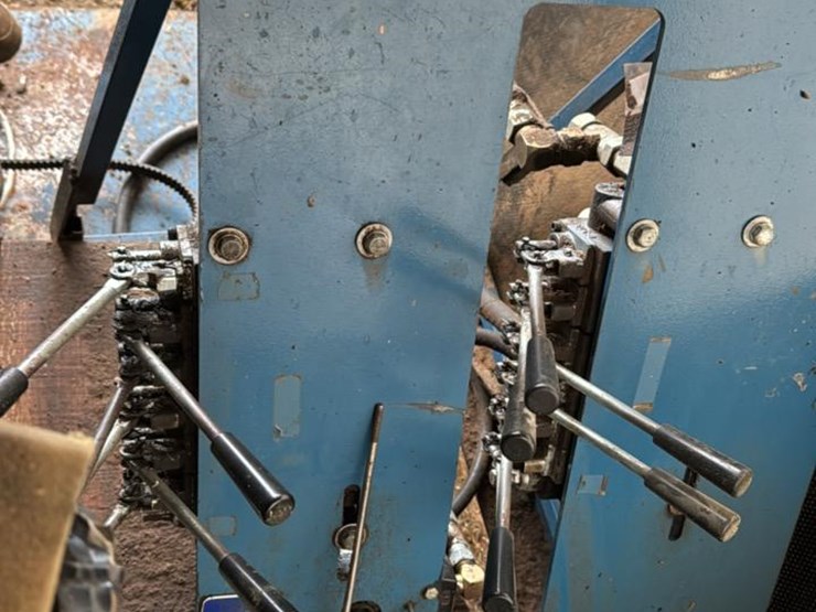 #166-•-2012-baker-dominator-stationary-bandmill-image-62