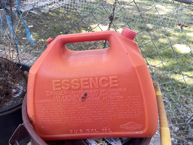 #3735-•-plant-stands,-gas-cans,-and-buckets-image-5