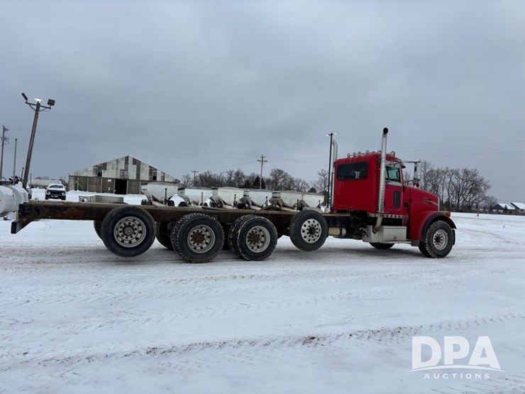 peterbilt-365-image-6
