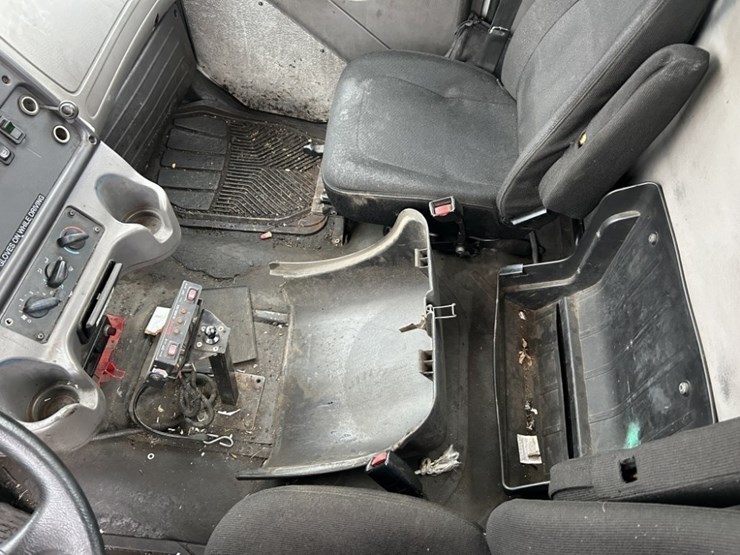 2009-freightliner-m2-s/a-asphalt-patch-truck-image-15