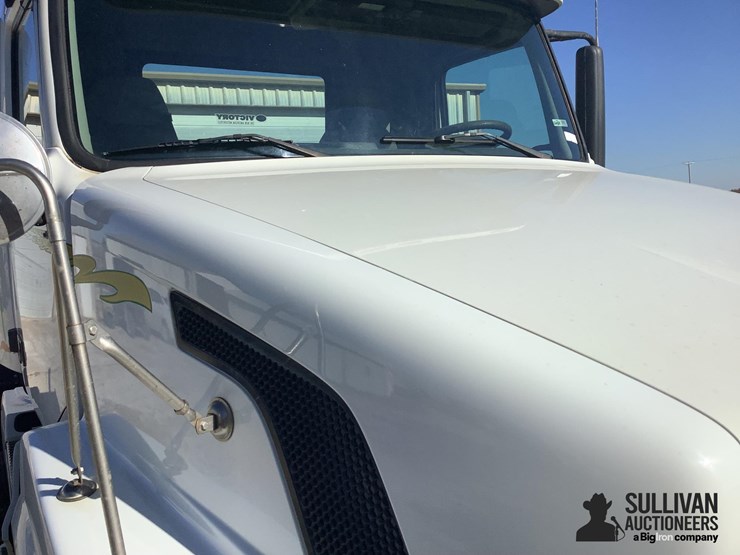 2003-volvo-vnl-t/a-truck-tractor-image-10