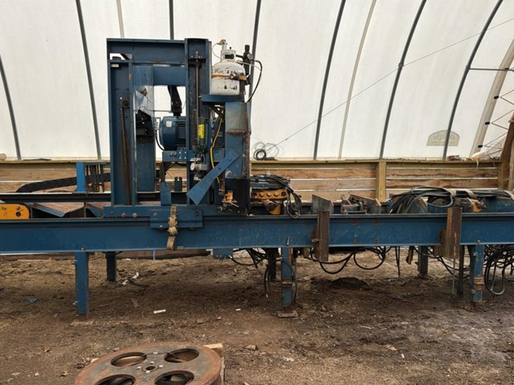 #166-•-2012-baker-dominator-stationary-bandmill-image-1