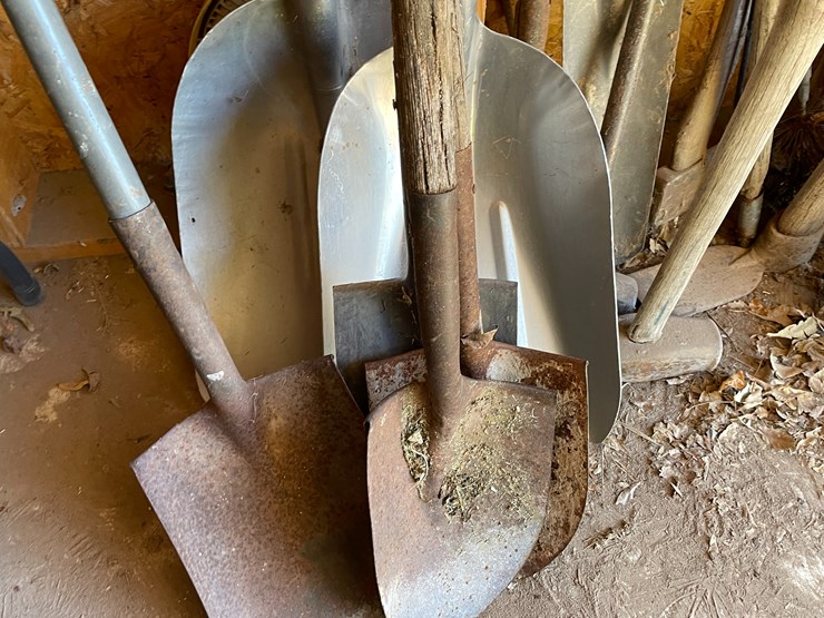 #3673-•-yard-tools-image-9