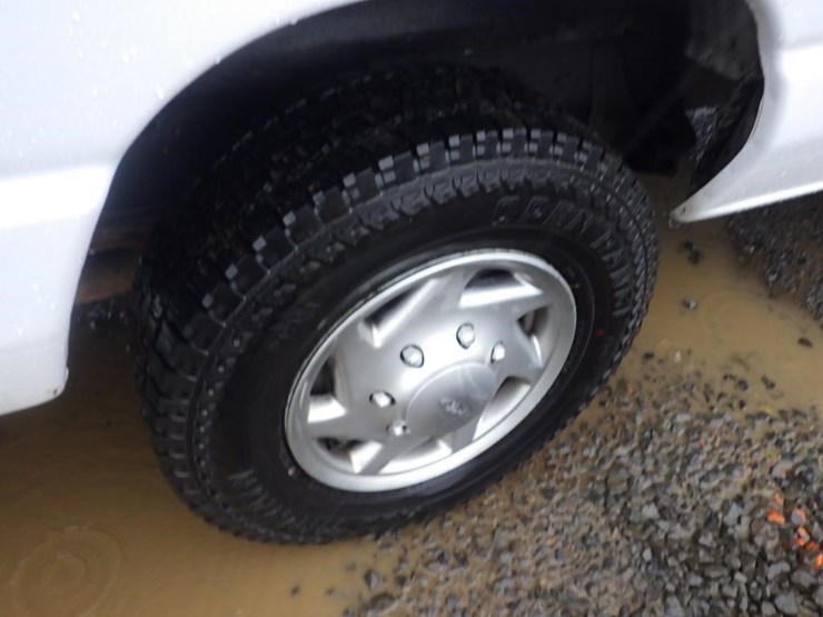 2012-ford-e350-image-31