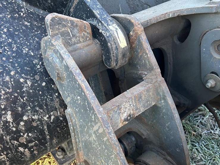 2014-case-721f-xr-image-8