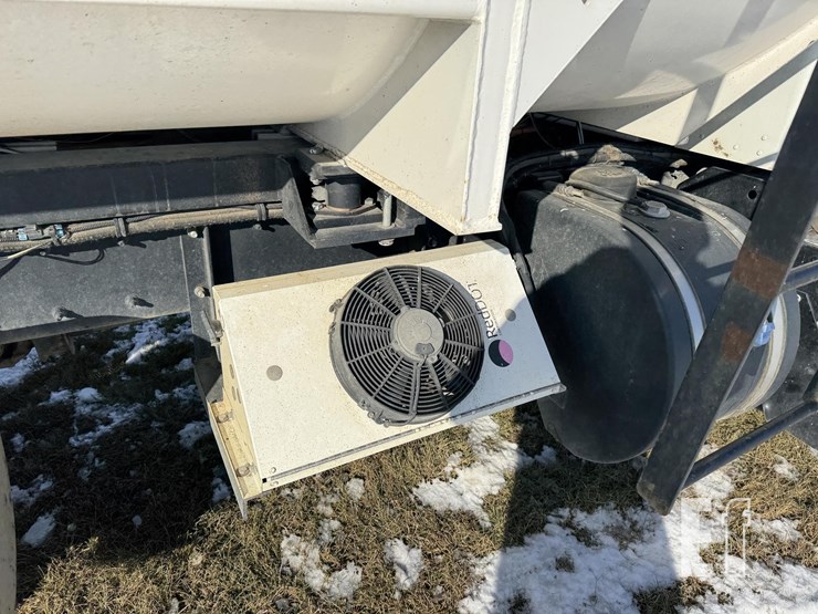 2014-kenworth-t370-image-17