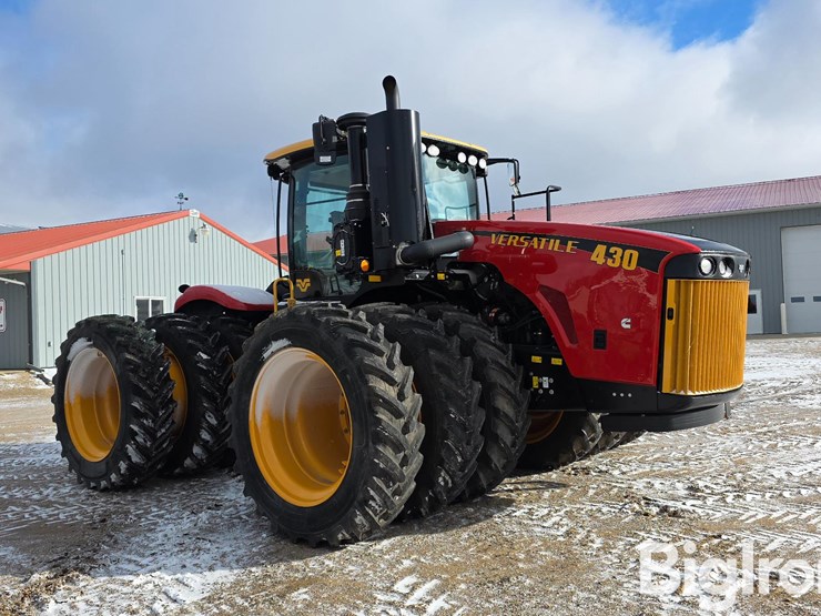 2023-versatile-430-4wd-tractor-image-3