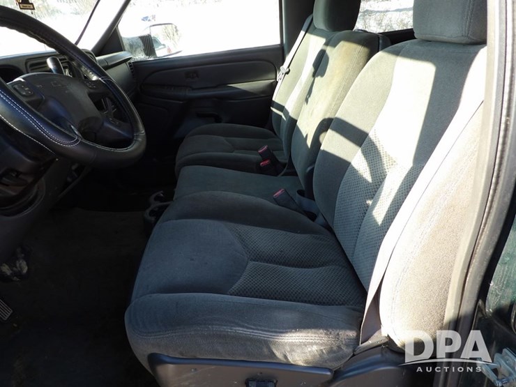 2005-chevrolet-silverado-3500-image-27