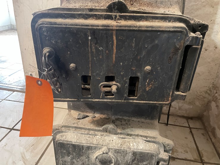 #3737-•-antique-cast-iron-stove/-water-heater-image-5