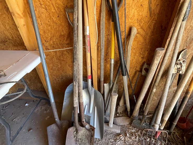 #3673-•-yard-tools-image-2