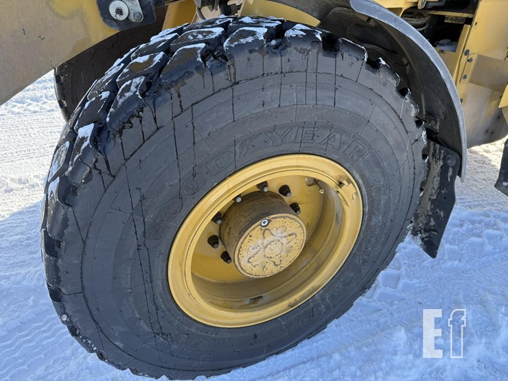 2021-caterpillar-920-image-33