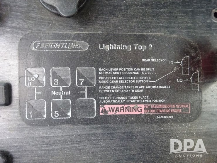 2007-freightliner-columbia-112-image-90