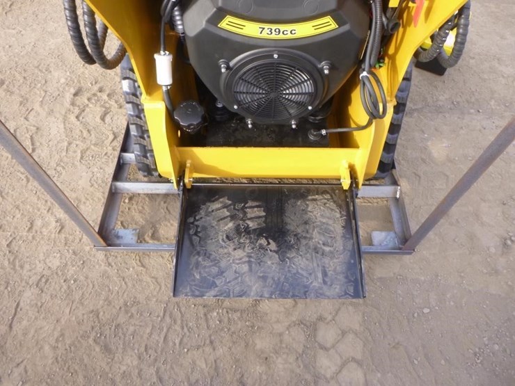 2025-agt-mx-crt23-skid-steer-track-loader-image-9