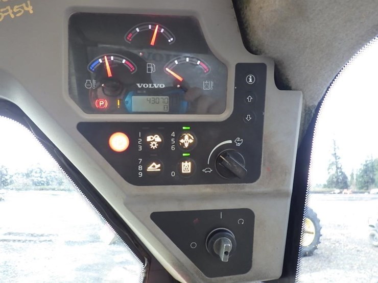 volvo-mct135c-image-26