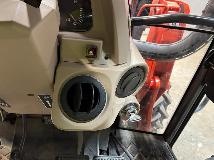 kubota-m6040hdc-image-25