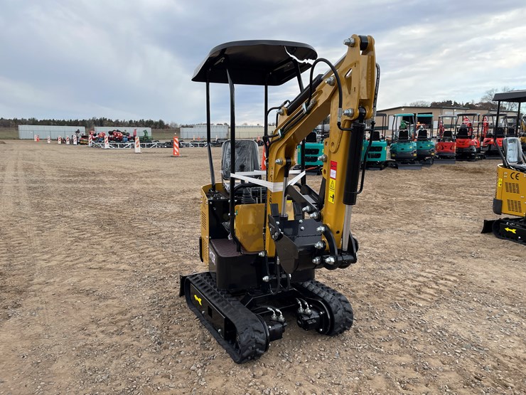 #9230-•-2025-unused-cfg-mini-excavator-image-4