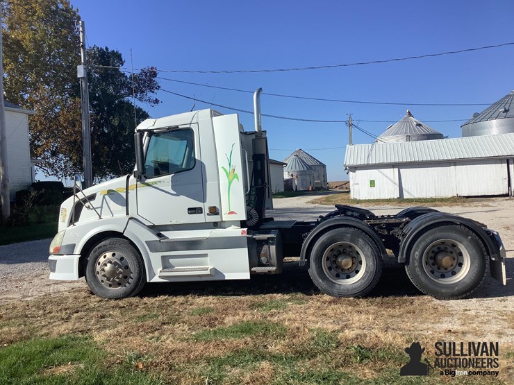 2003-volvo-vnl-t/a-truck-tractor-image-8