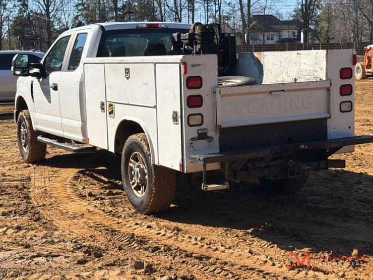 ford-f250-xl-image-5