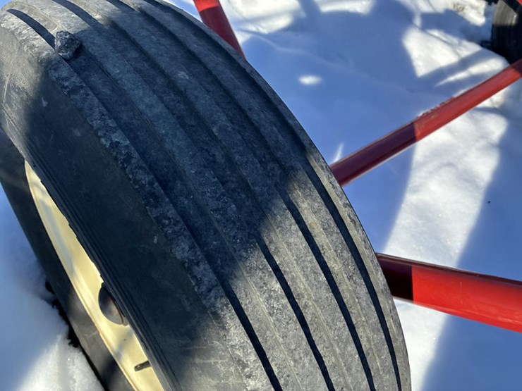 hutchinson-8x33-image-18