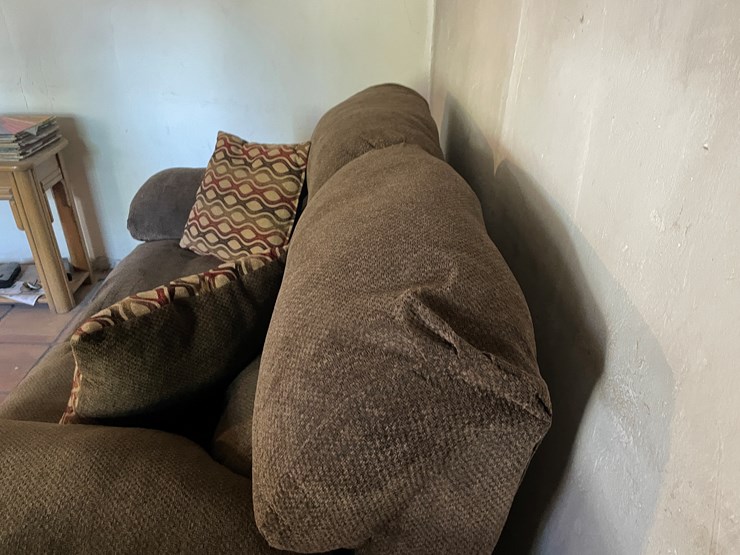 #3744-•-matching-couch-and-loveseat-image-7