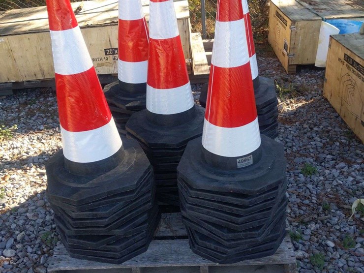 qty-(50)-unused-safety-cones-image-1